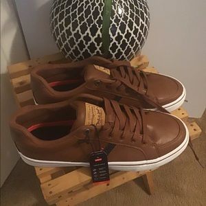 Brand New.....Men’s Levi Leather Sneaker